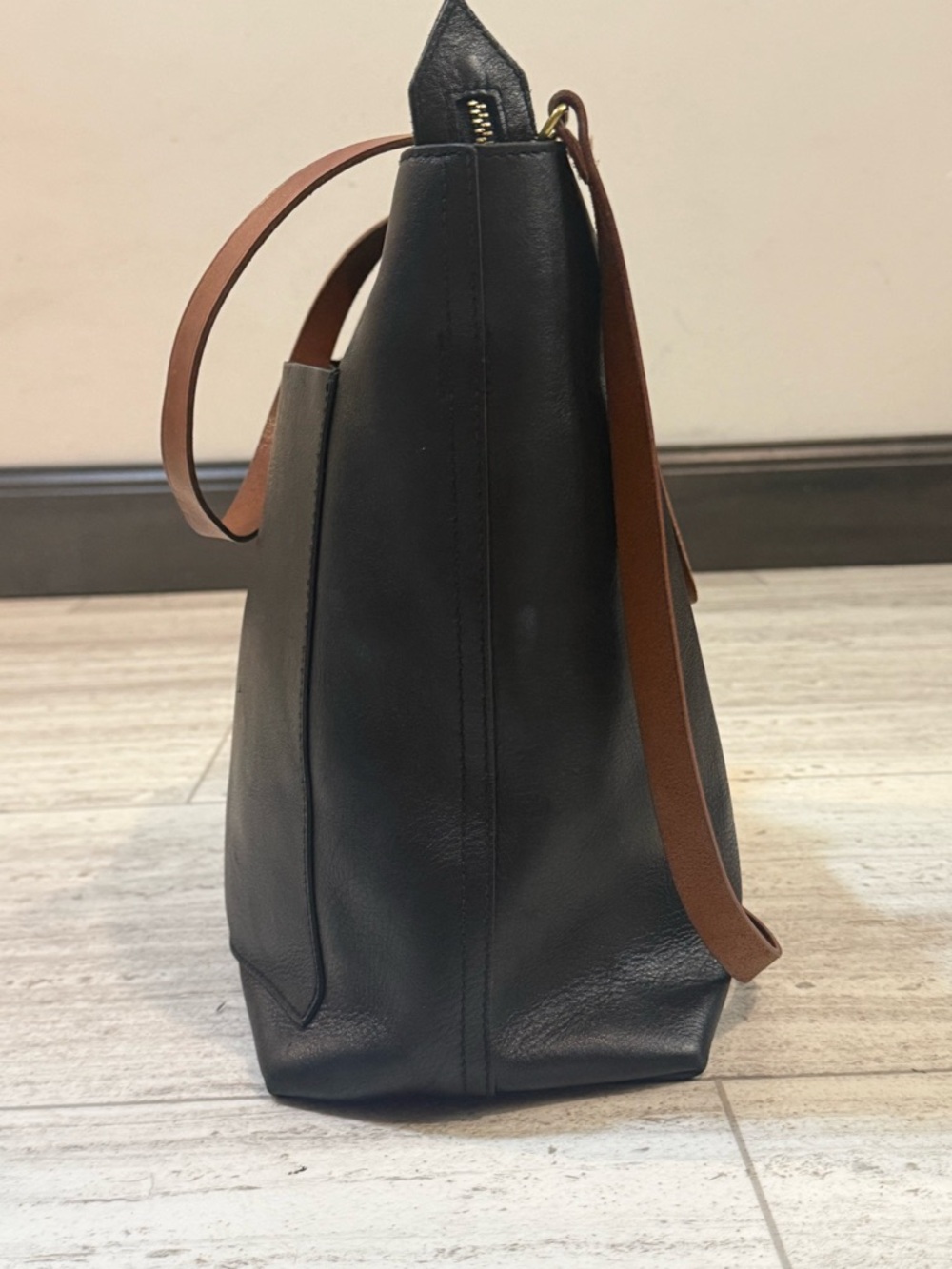 Madewell Black Leather Tote Bag Brown Strap Zip Top Minimalist Everyday Carryall - Picture 6 of 12